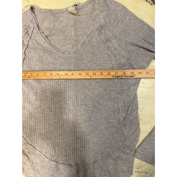We The Free Gray Long Sleeve Waffle Knit V-Neck Pullover Sweater S - Picture 4 of 5